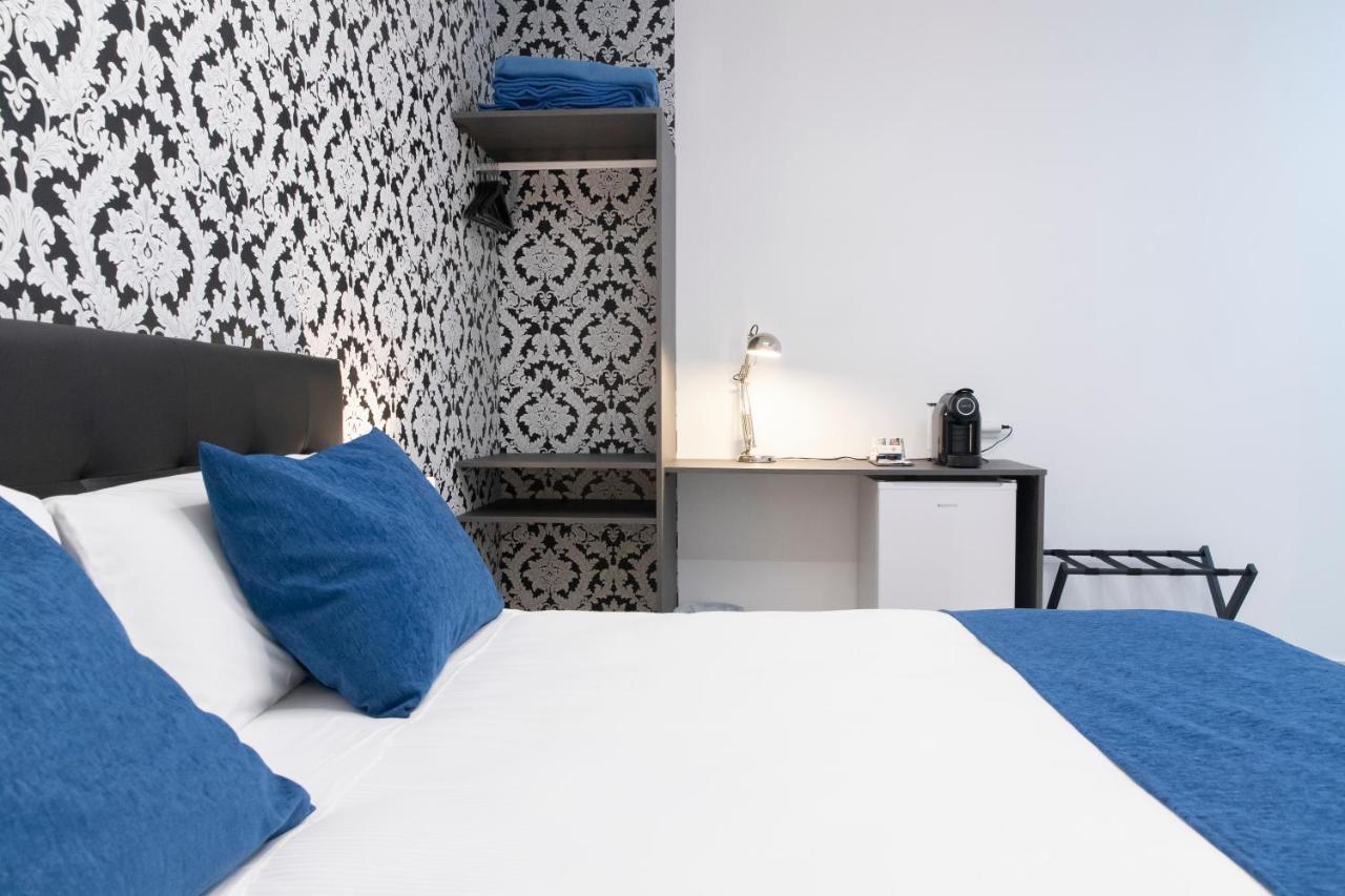 Hostal Boutique I Host You มาดริด ภายนอก รูปภาพ