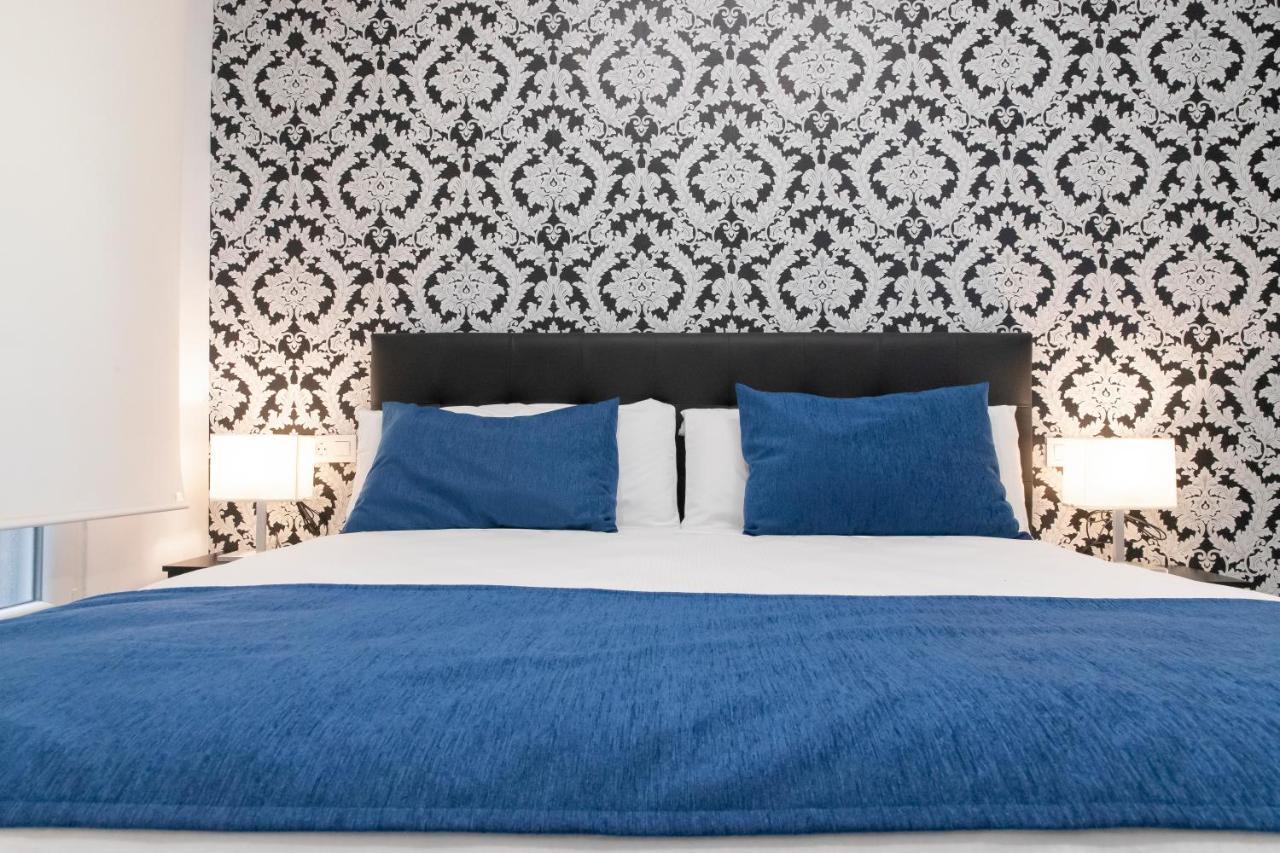 Hostal Boutique I Host You มาดริด ภายนอก รูปภาพ