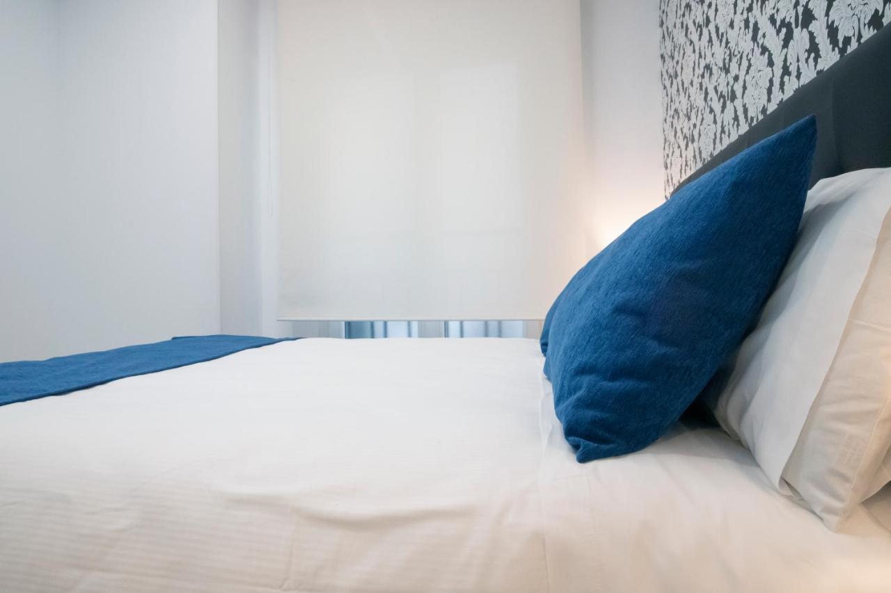 Hostal Boutique I Host You มาดริด ภายนอก รูปภาพ