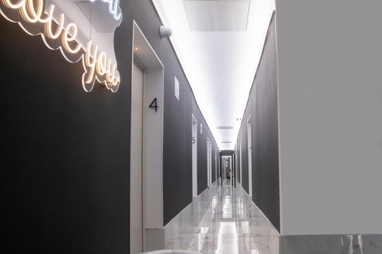 Hostal Boutique I Host You มาดริด ภายนอก รูปภาพ